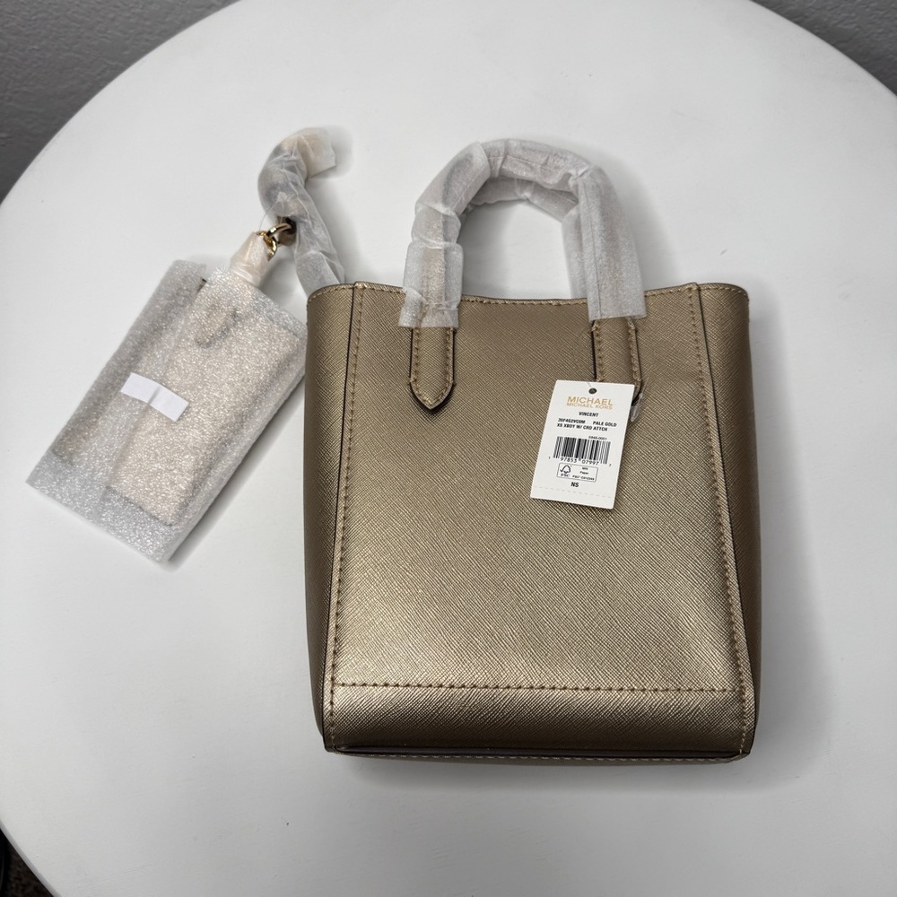 Michael Kors Vincent Pale Gold Embossed Logo Crossbody Bag Cardholder NWT - Picture 4 of 12
